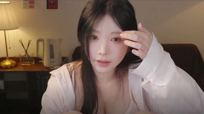 미모를 겸비한 뇌섹녀 ASMR여신 윤잉이
