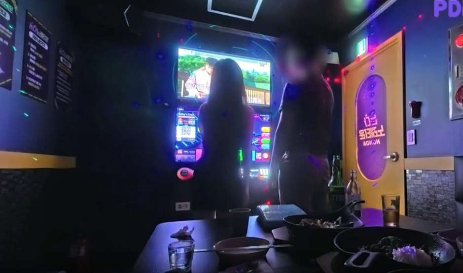 노래방 흥도우미 밀크버니 접대영상