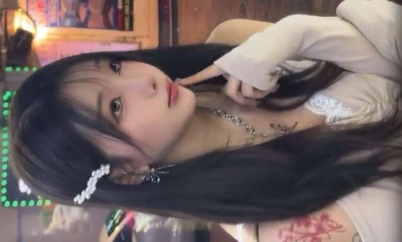 인생네컷 인생샷 남기는 러브츄~♡