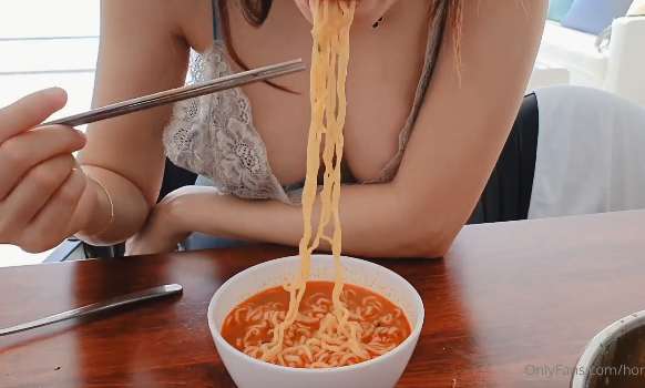 오빠가 끓여준 맛있는라면 먹고 갈게요~